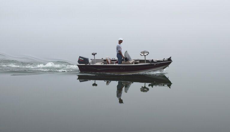 foggy morning fisherman, lake, nature-2494910.jpg